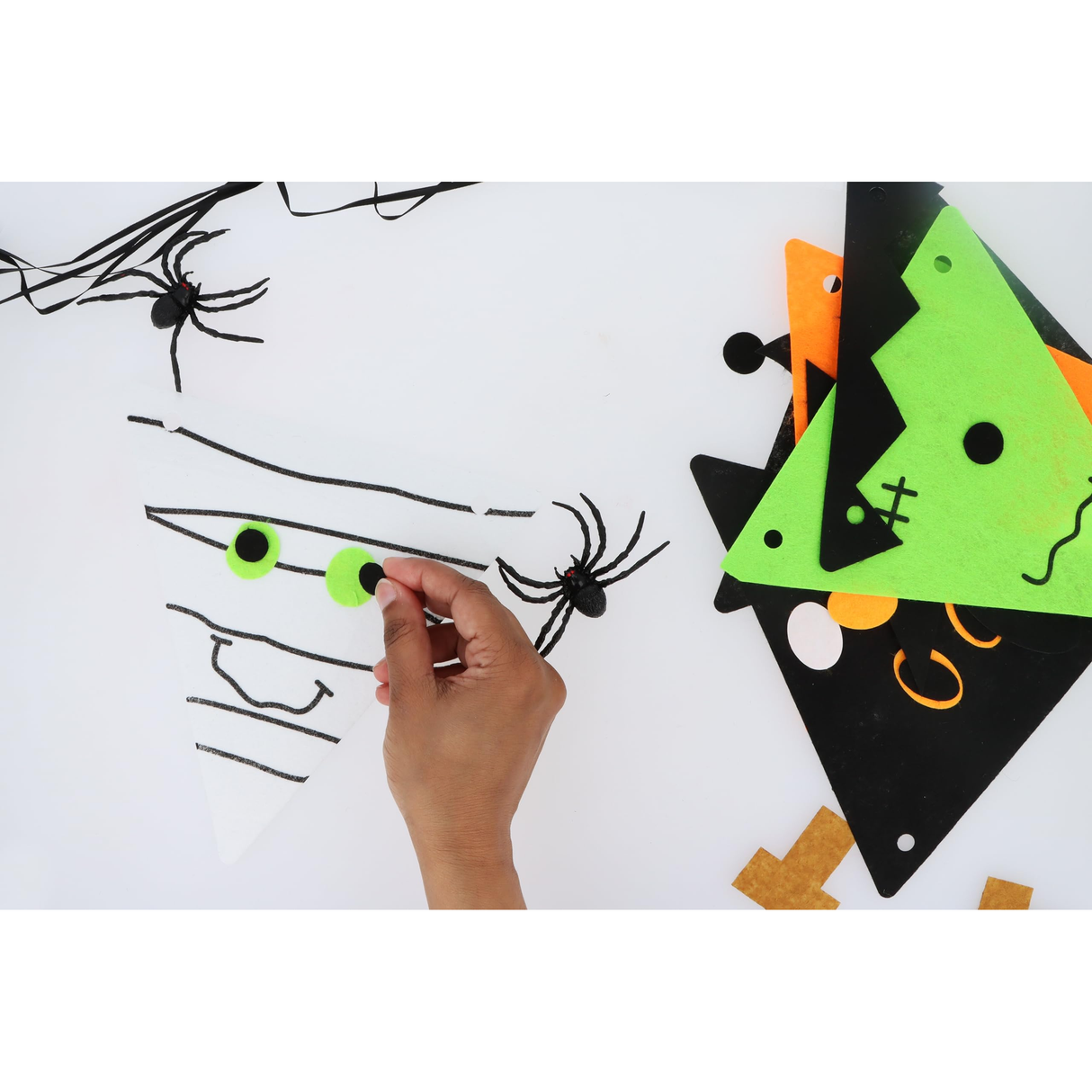 Halloween Felt Bunting Craft Kit DIY Halloween Bunting 3m with 5 Pennants Quantities of 12 Wholesale