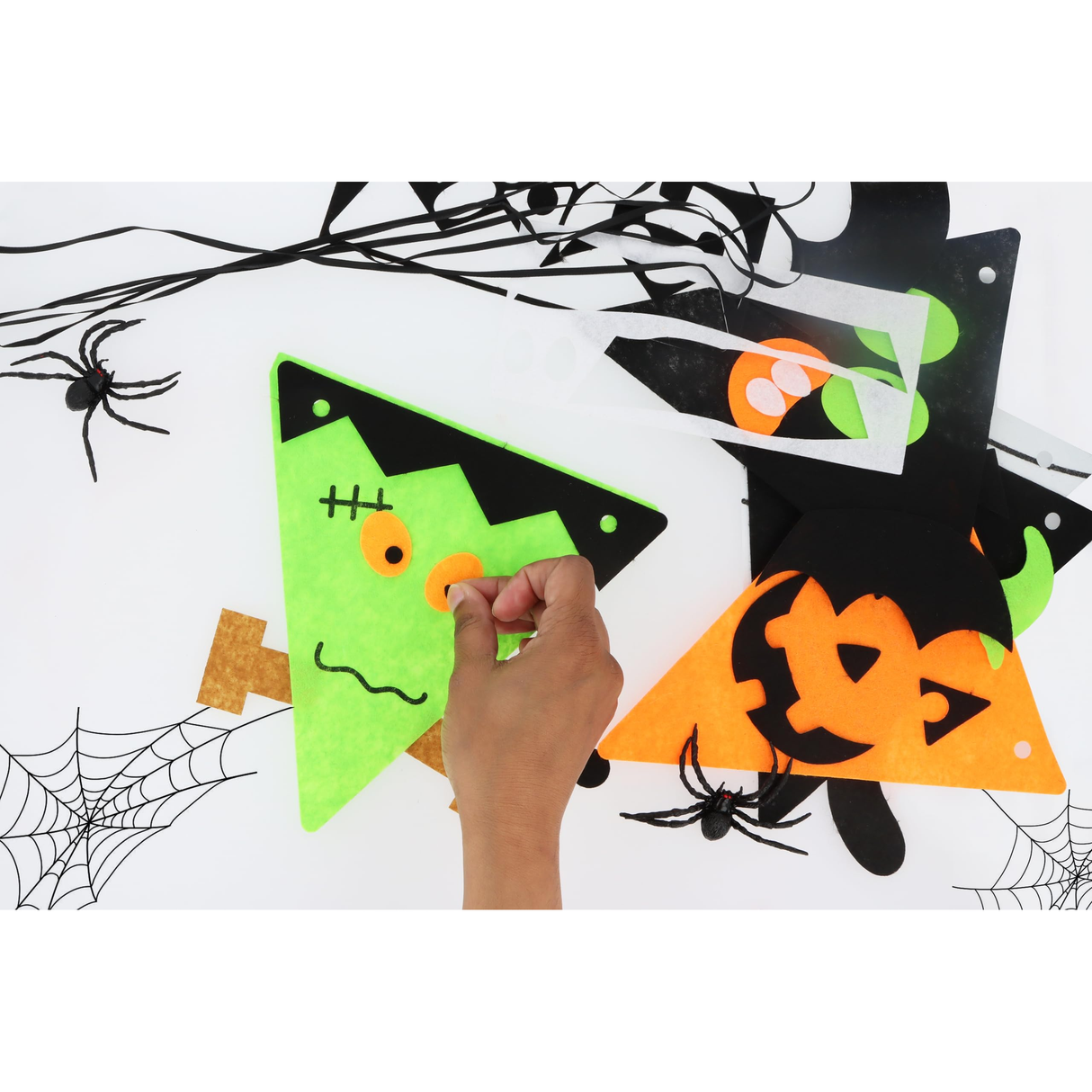 Halloween Felt Bunting Craft Kit DIY Halloween Bunting 3m with 5 Pennants Quantities of 12 Wholesale