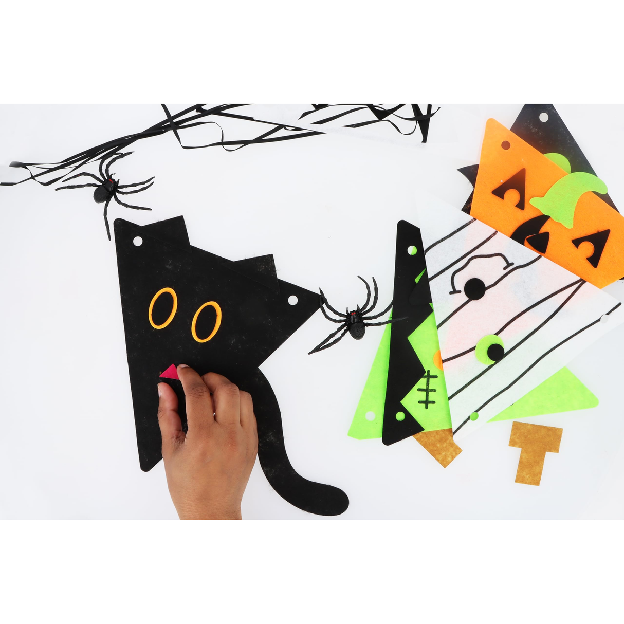 Halloween Felt Bunting Craft Kit DIY Halloween Bunting 3m with 5 Pennants Quantities of 12 Wholesale