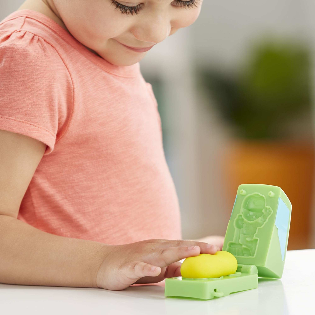 Play-Doh Dumpin Fun 2 in 1 Garbage Truck