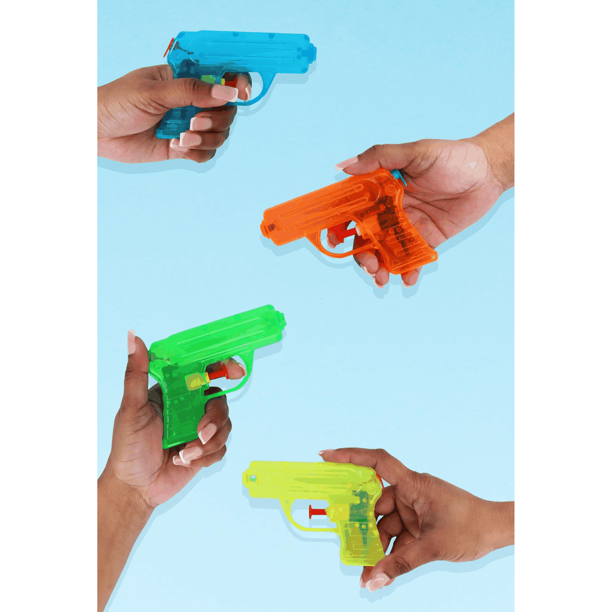 60 x Water Pistols 11cm in display box